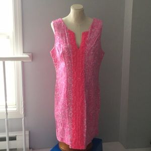 Lilly for Target size 16 fuschia & white pattern, neck front & scooped back.